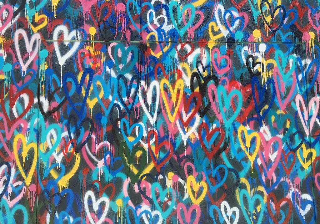 hearts graffiti -renee-fisher-N7oCVnnhgCA-unsplash